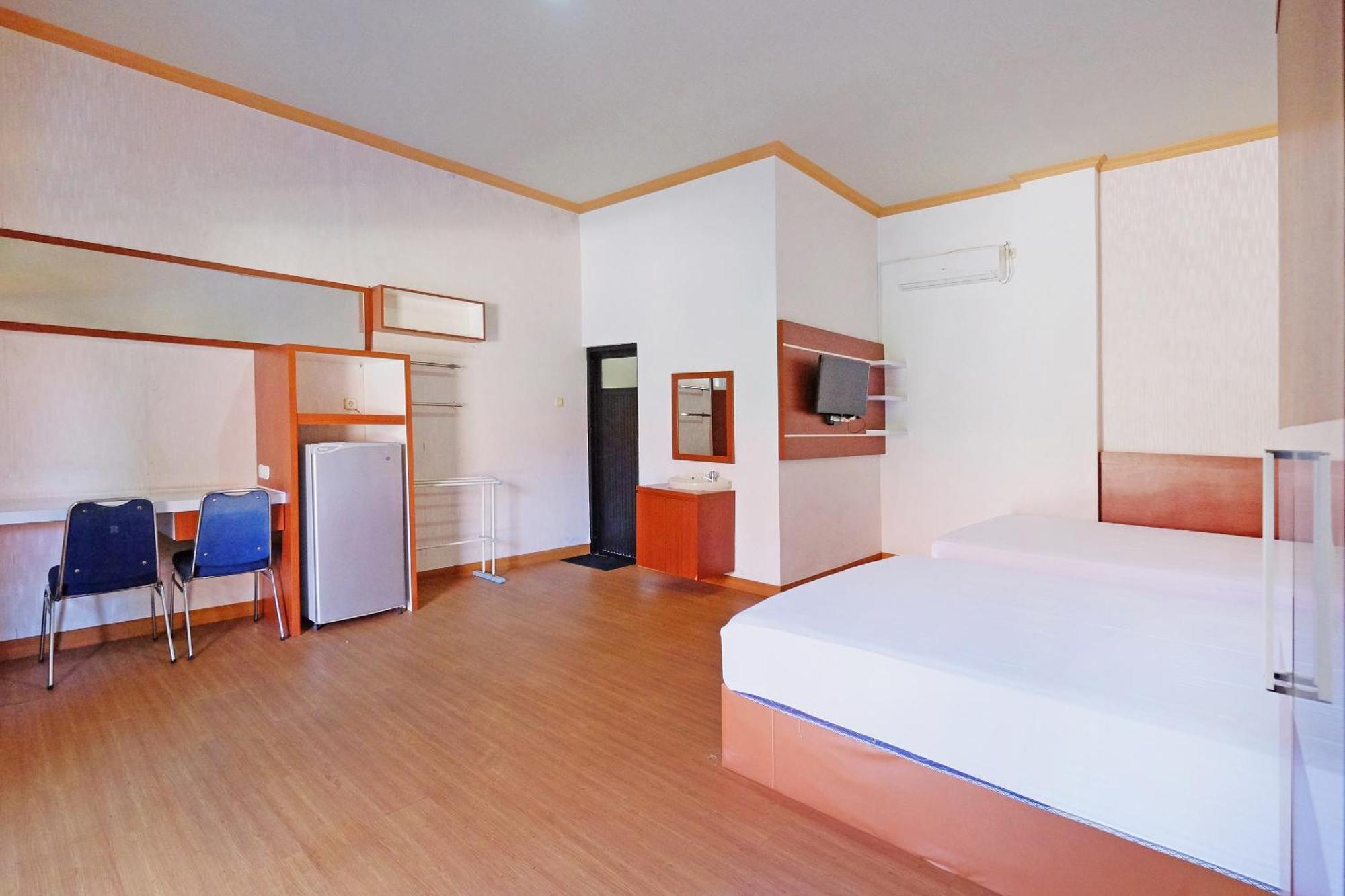 Collection O 91046 Hotel Remaja Indah Masamba Exterior foto