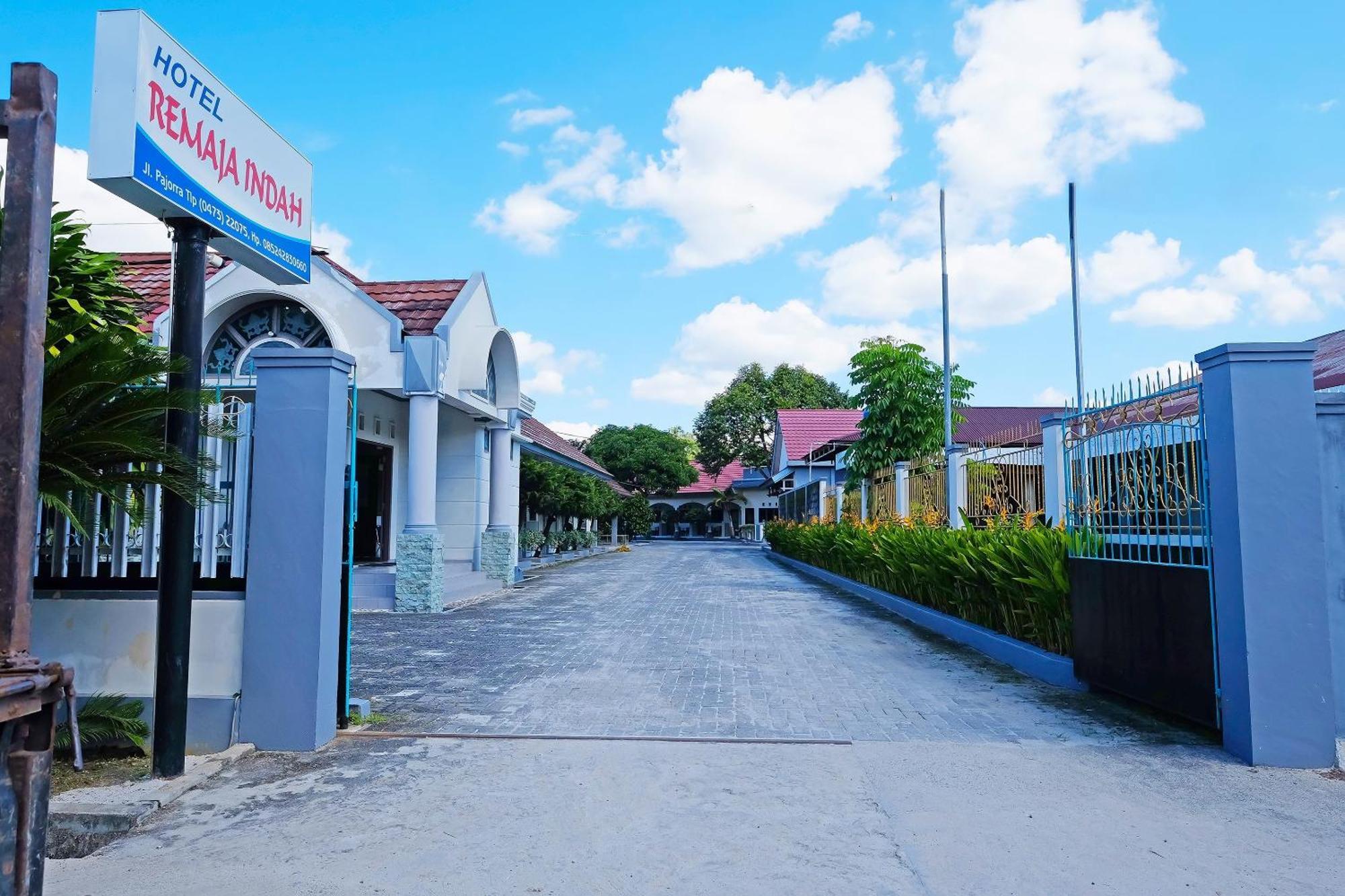 Collection O 91046 Hotel Remaja Indah Masamba Exterior foto